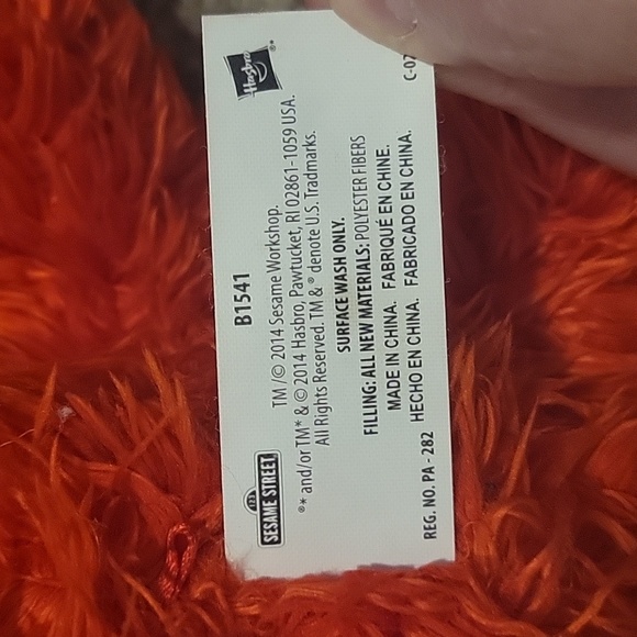 Tickle Me Elmo doll - Picture 3 of 3